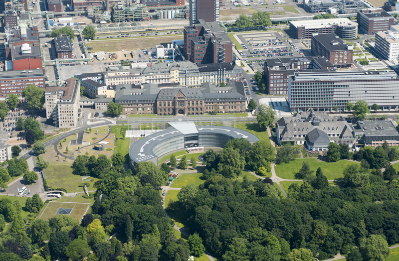 Aerial_view_Bayer_group_headquarters_in_Leverkusen_4
